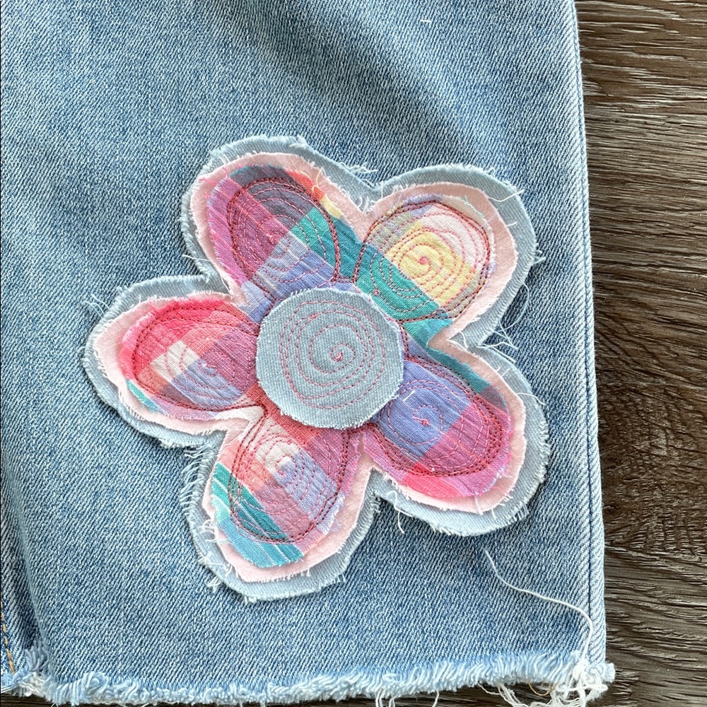 Upcycled Embellished Cropped Flare Light Wash Jeans Boho Scrappy Fabric Flowers - Picture 5 of 16